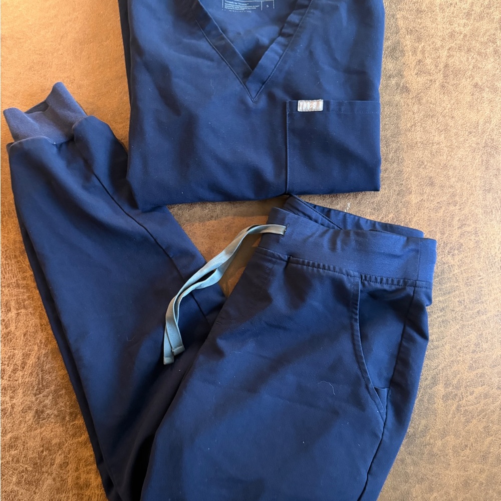 FIGS - Navy Women Scrubs / Size Small